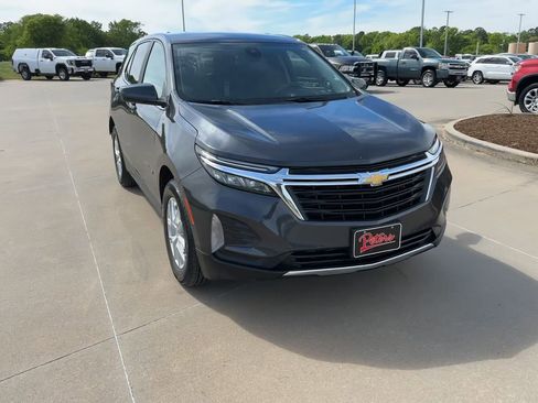 Used 2023 Chevrolet Equinox LT image 4