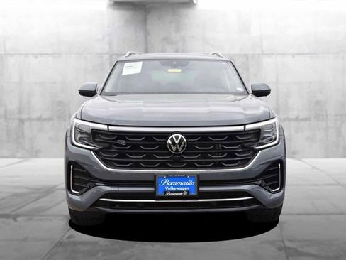 Certified 2025 Volkswagen Atlas SEL Premium R-Line AWD/4WD image 4