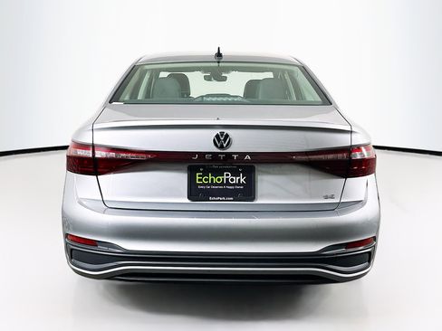 Used 2025 Volkswagen Jetta SE image 7