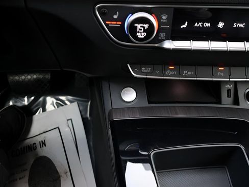 Used 2022 Audi Q5 2.0T Premium w/ Convenience Package image 29