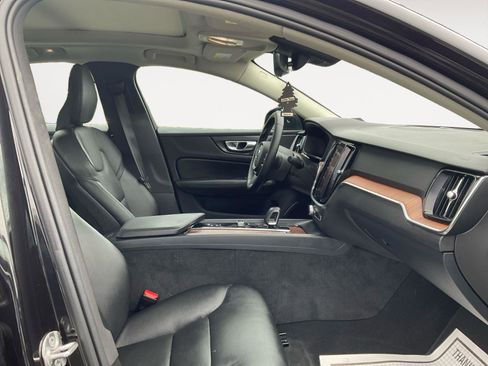Certified 2025 Volvo S60 B5 Plus image 15