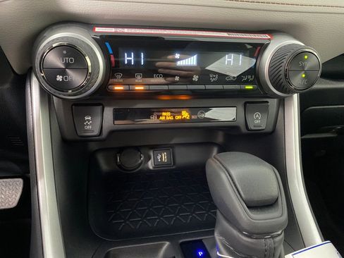 New 2025 Toyota RAV4 XLE image 19