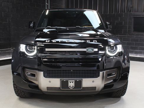 Used 2023 Land Rover Defender 110 X AWD/4WD image 10
