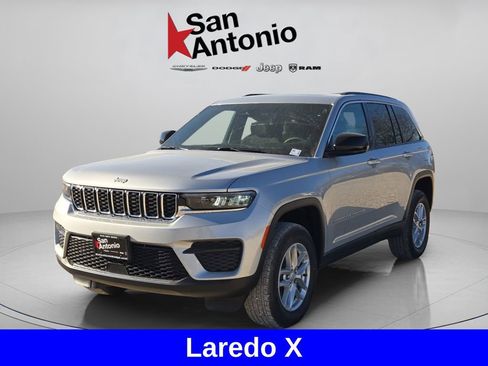 New 2025 Jeep Grand Cherokee Laredo X RWD image 4