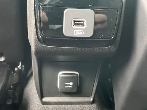 New 2026 Jeep Compass Limited w/ Sun, Sound & Navigation Group AWD/4WD image 23