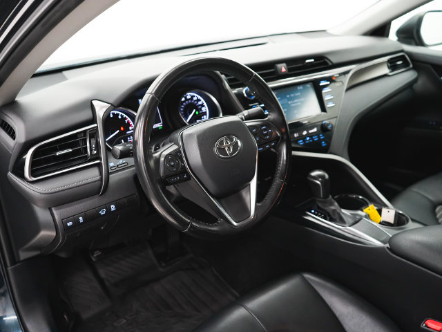 Used 2020 Toyota Camry SE w/ Convenience Package FWD image 18