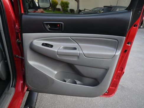 Used 2013 Toyota Tacoma 4x4 Double Cab w/ SR5 Pkg image 43