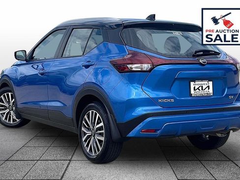 Used 2023 Nissan Kicks SV FWD image 12