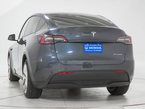 Used 2023 Tesla Model Y Long Range image 7