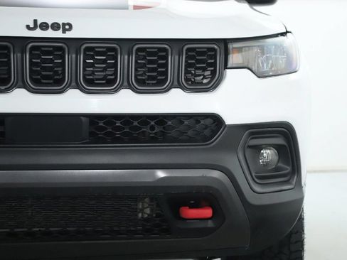 Used 2025 Jeep Compass Trailhawk AWD/4WD image 7