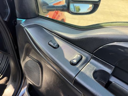 Used 2004 Ford F250 Lariat AWD/4WD image 27