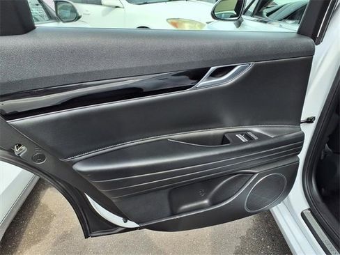 Used 2023 Genesis G80 2.5T image 7