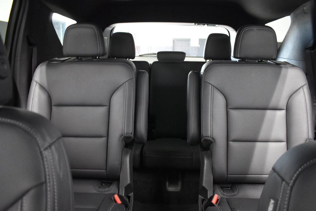 Used 2025 Chevrolet Traverse LT FWD image 35