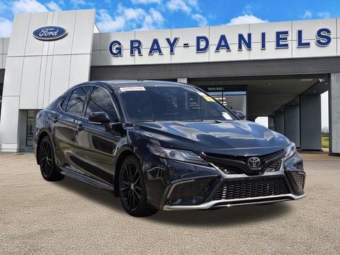 Used 2023 Toyota Camry XSE FWD image 1