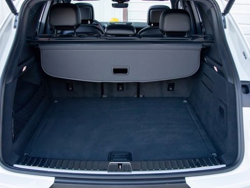 Certified 2024 Porsche Cayenne image 34