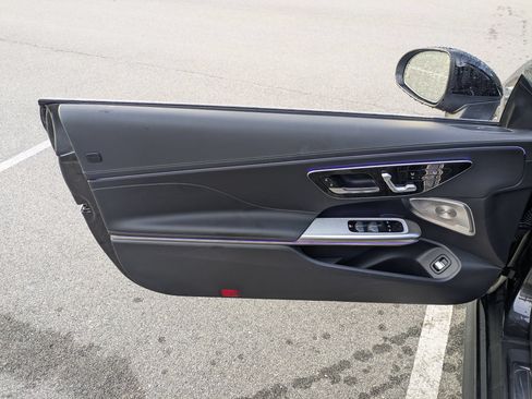 Used 2025 Mercedes-Benz CLE 300 4MATIC Cabriolet image 15