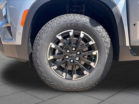 New 2026 Chevrolet Traverse Z71 w/ Enhanced Driving Package AWD/4WD image 11