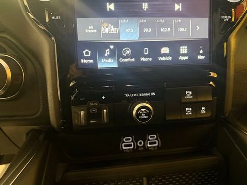 New 2026 RAM 1500 4x4 Crew Cab image 25