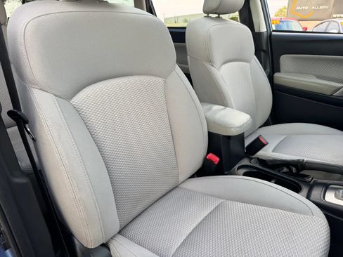 Used 2017 Subaru Forester 2.5i Premium w/ All-Weather Package AWD/4WD image 37