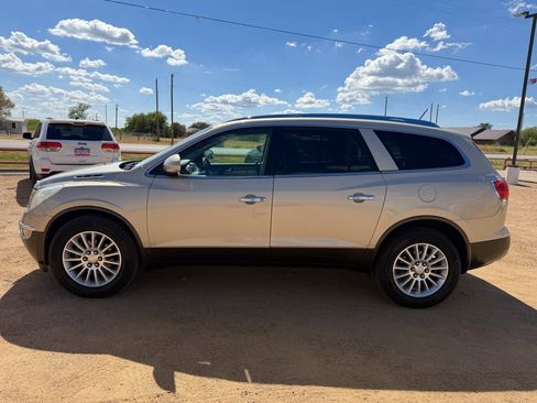 Used 2011 Buick Enclave CXL FWD image 8