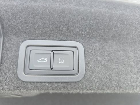 Used 2025 Audi S6 Prestige AWD/4WD image 31