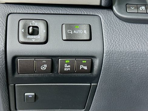 Used 2015 Lexus LS 460 AWD image 17