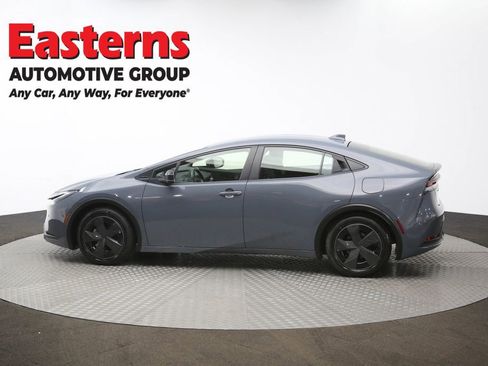 Used 2024 Toyota Prius LE FWD image 59
