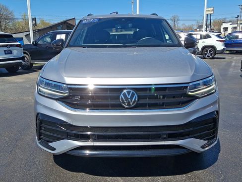 Certified 2022 Volkswagen Tiguan SE R-Line AWD/4WD image 2