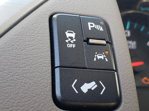 Used 2018 GMC Yukon SLT image 24