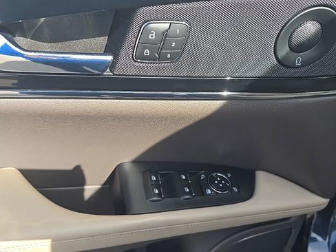 Used 2023 Lincoln Nautilus Reserve w/ Equipment Group 201A image 9