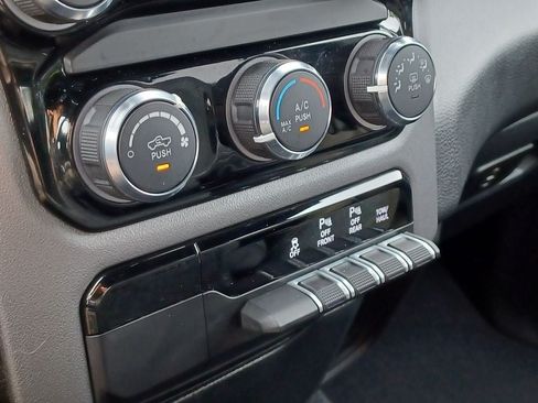 Used 2025 RAM 1500 Big Horn AWD/4WD image 18