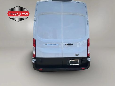 Used 2022 Ford E-Transit 148 High Roof w/ Load Area Protection Package RWD image 4