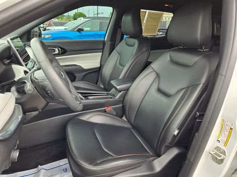Used 2024 Jeep Compass Limited AWD/4WD image 16