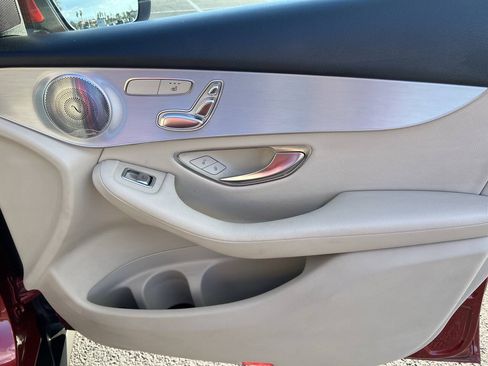 Used 2017 Mercedes-Benz GLC 300 w/ Premium 2 Package image 27