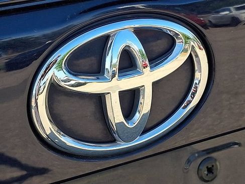 Used 2022 Toyota RAV4 XLE Premium FWD image 22