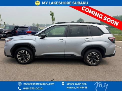 Used 2025 Subaru Forester Premium AWD/4WD image 4