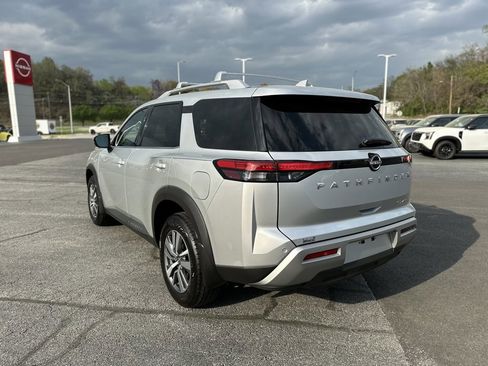 Used 2024 Nissan Pathfinder SL w/ Lighting Package (N92) image 5