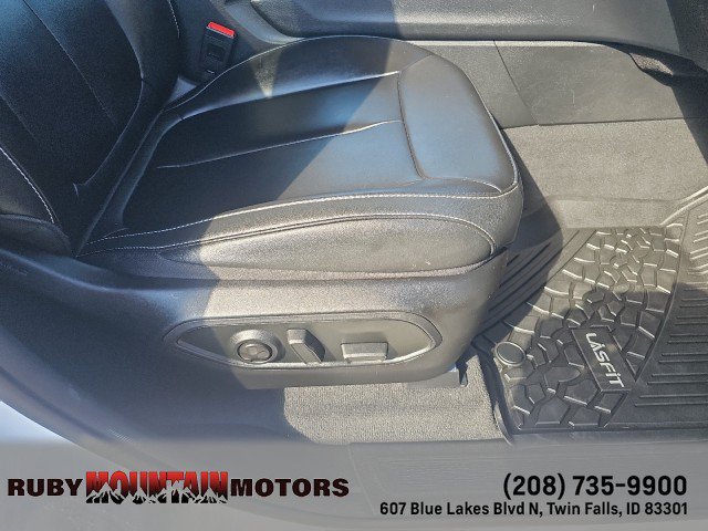 Used 2023 Jeep Grand Cherokee 4WD 4xe image 36