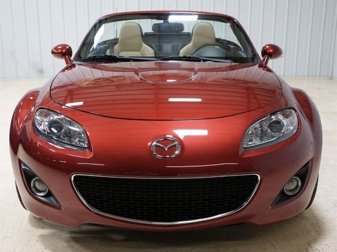 Used 2009 MAZDA MX-5 Miata Grand Touring w/ Premium Pkg image 10