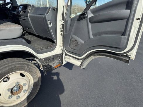 Used 2024 Chevrolet Low Cab Forward image 9