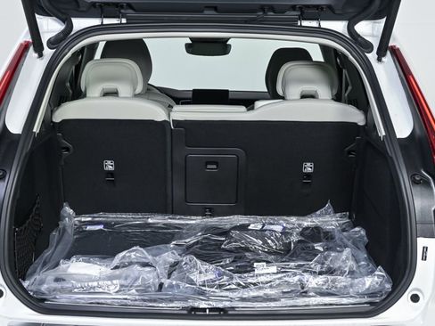 Used 2026 Volvo XC60 B5 Ultra w/ Protection Package Premier AWD/4WD image 32