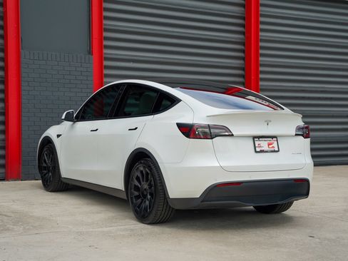 Used 2020 Tesla Model Y Long Range AWD/4WD image 12