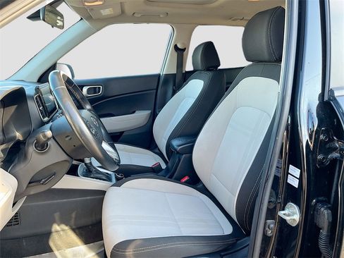 Used 2022 Hyundai Venue SEL w/ Cargo Package image 19