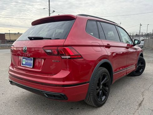 Used 2024 Volkswagen Tiguan SE R-Line AWD/4WD image 6