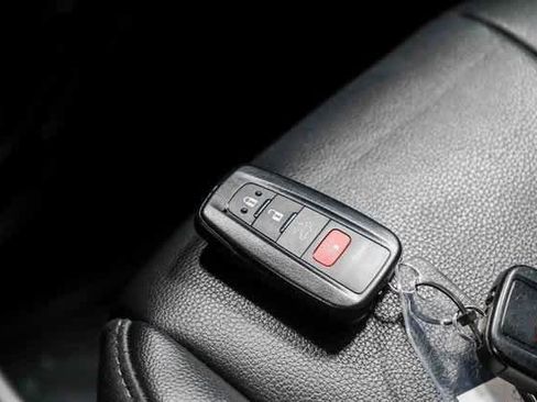 Certified 2022 Toyota Highlander XSE image 30