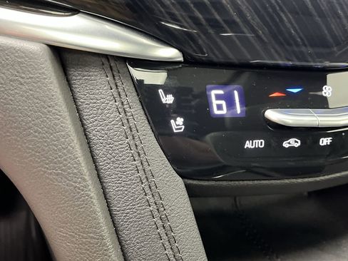 Used 2024 Cadillac XT6 Premium Luxury w/ Technology Package AWD/4WD image 25