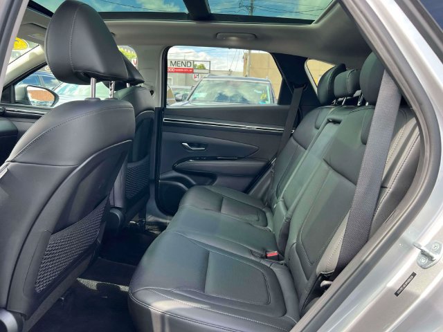 Certified 2023 Hyundai Tucson Limited AWD/4WD image 12