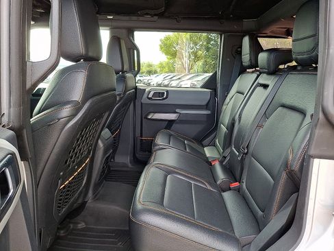 Used 2022 Ford Bronco Badlands w/ Sasquatch Package AWD/4WD image 10