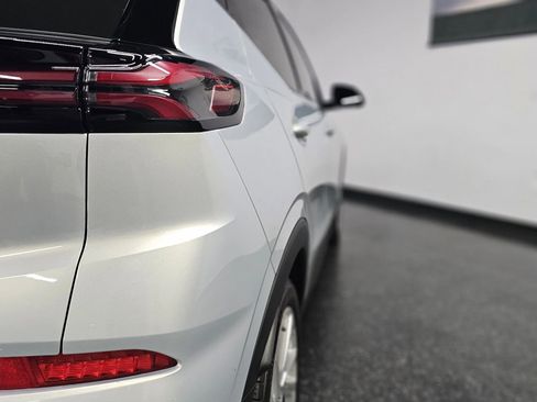 Used 2023 Chevrolet Bolt EUV LT w/ Driver Confidence Package image 27