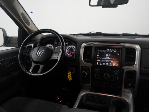 Used 2018 RAM 1500 SLT image 13